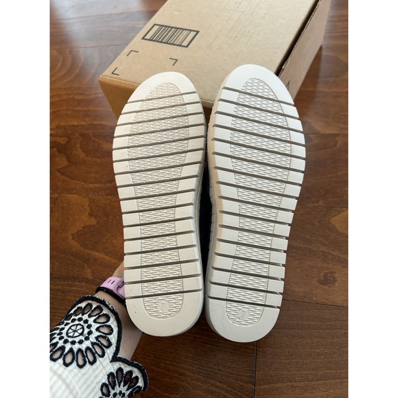 Easy Street Fresh Slip On Sneakers - Navy Blue Faux Suede NEW 7 W - Picture 6 of 7